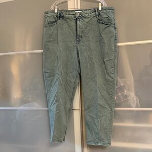 Ava & Viv Women's Cropped Jeans - Green